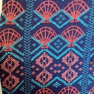 Tori Richard Honolulu Shell Dress with flattering boatneck collar. EUC.